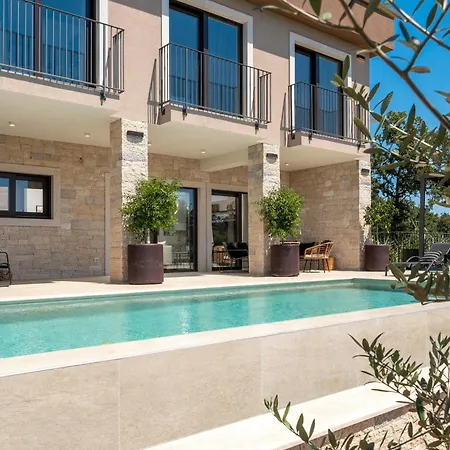 Holiday home Mit Pool Und Wellness Fuer 8 Personen Porec