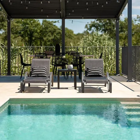 Holiday home Mit Pool Und Wellness Fuer 8 Personen *