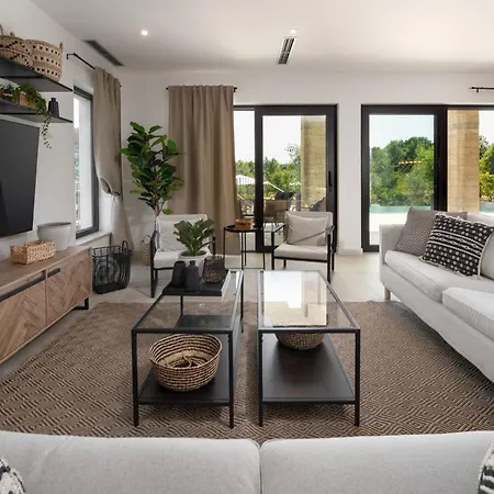 Holiday home Mit Pool Und Wellness Fuer 8 Personen